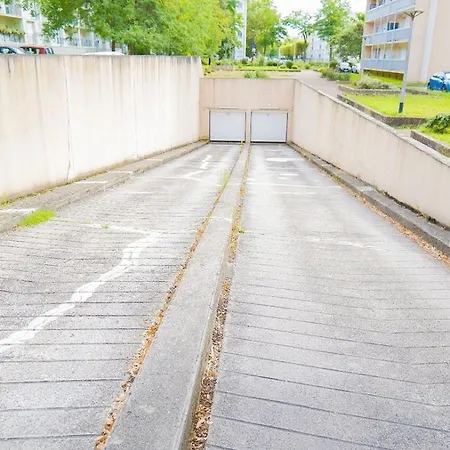 T5 Spacieux Metro Parking 2 Min Soleil Apartment *