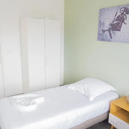 Apartment T5 Spacieux Metro Parking 2 Min Soleil Creteil