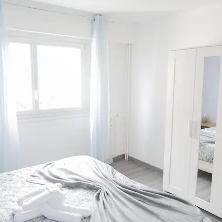 Apartment T5 Spacieux Metro Parking 2 Min Soleil Creteil