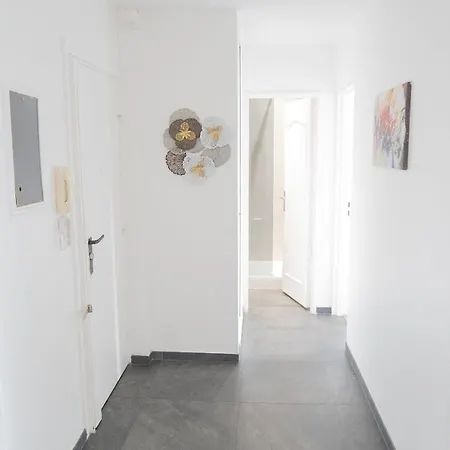 Apartment T5 Spacieux Metro Parking 2 Min Soleil